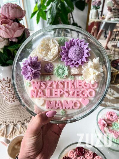 DUŻA ŚWIECA WIOSNA Z NAPISEM FIOLET