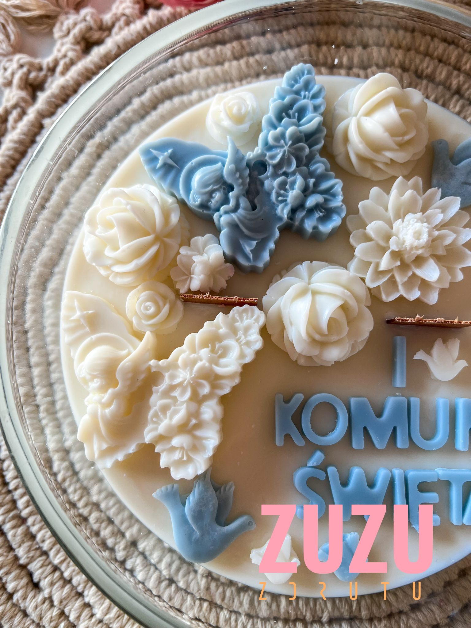 Duża świeca na pierwszą komunię świętą