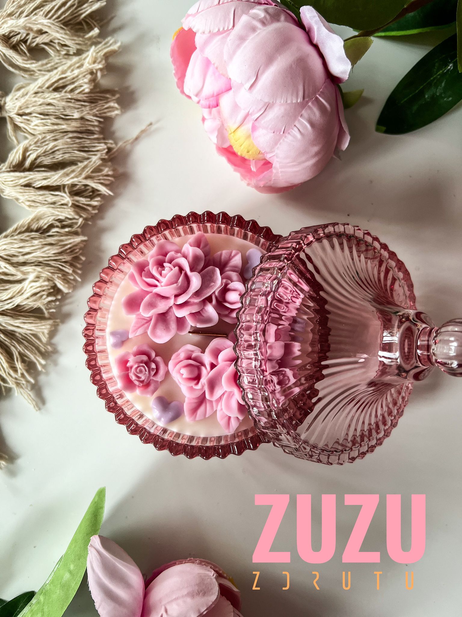 ŚWIECA KWIATY Z PRZYKRYWKĄ RÓŻ