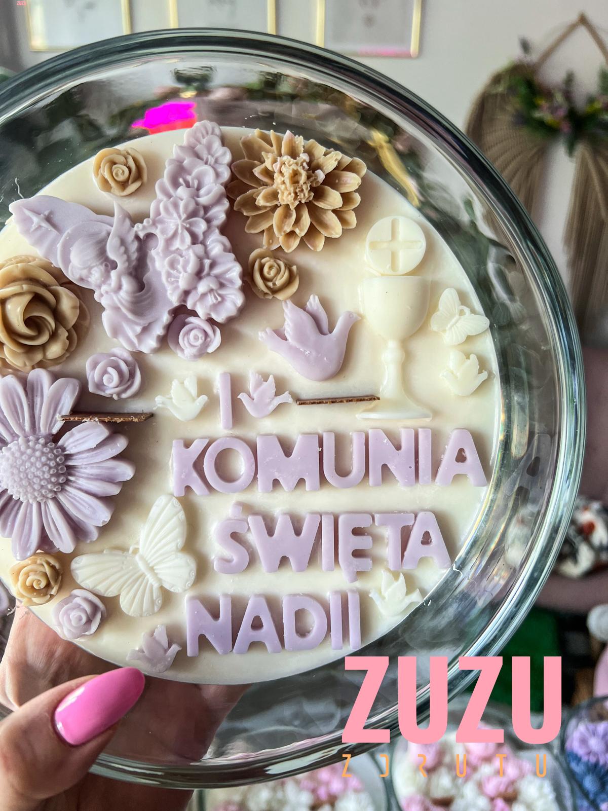 duża świeca na pierwszą komunię fiolet